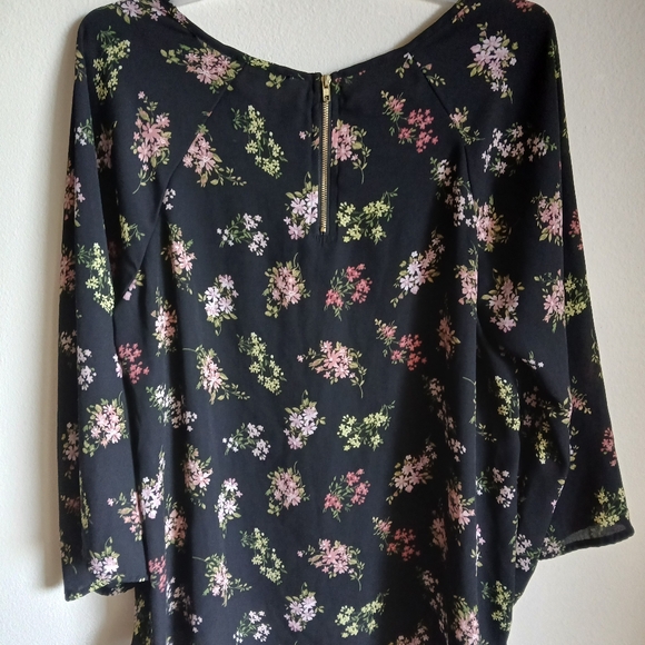 Papermoon Hi-low Floral Blouse Size Medium top - Picture 9 of 9